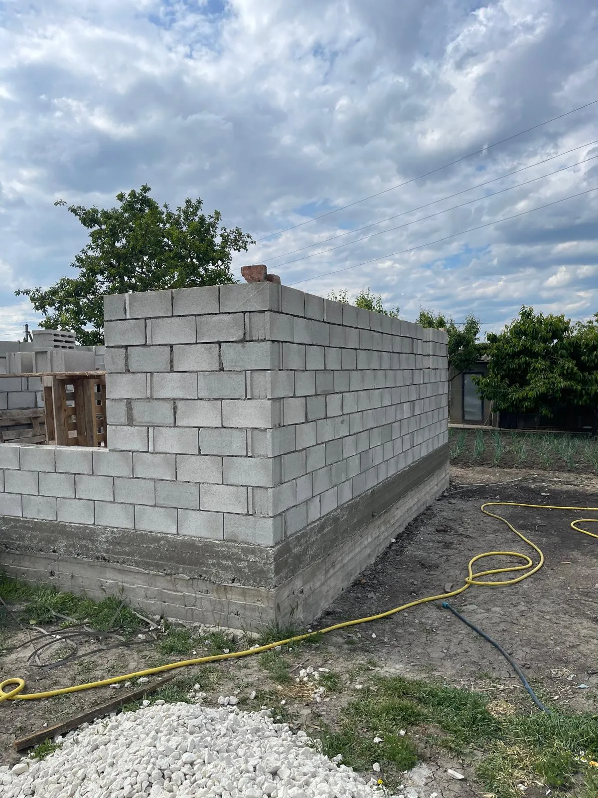 Casă de locuit — fundație și pereți din blocuri — 3
