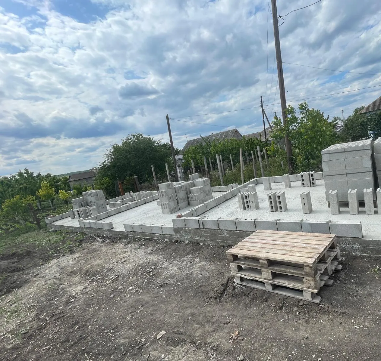 Casă de locuit — fundație și pereți din blocuri — 8